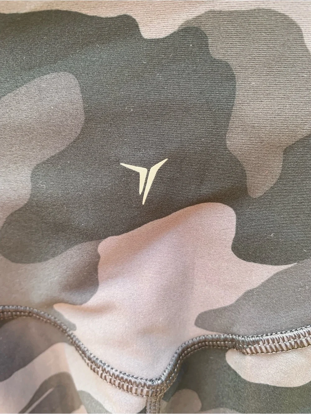 Old Navy Black & Gray Camo High-Rise Leggings - Picture 6 of 6
